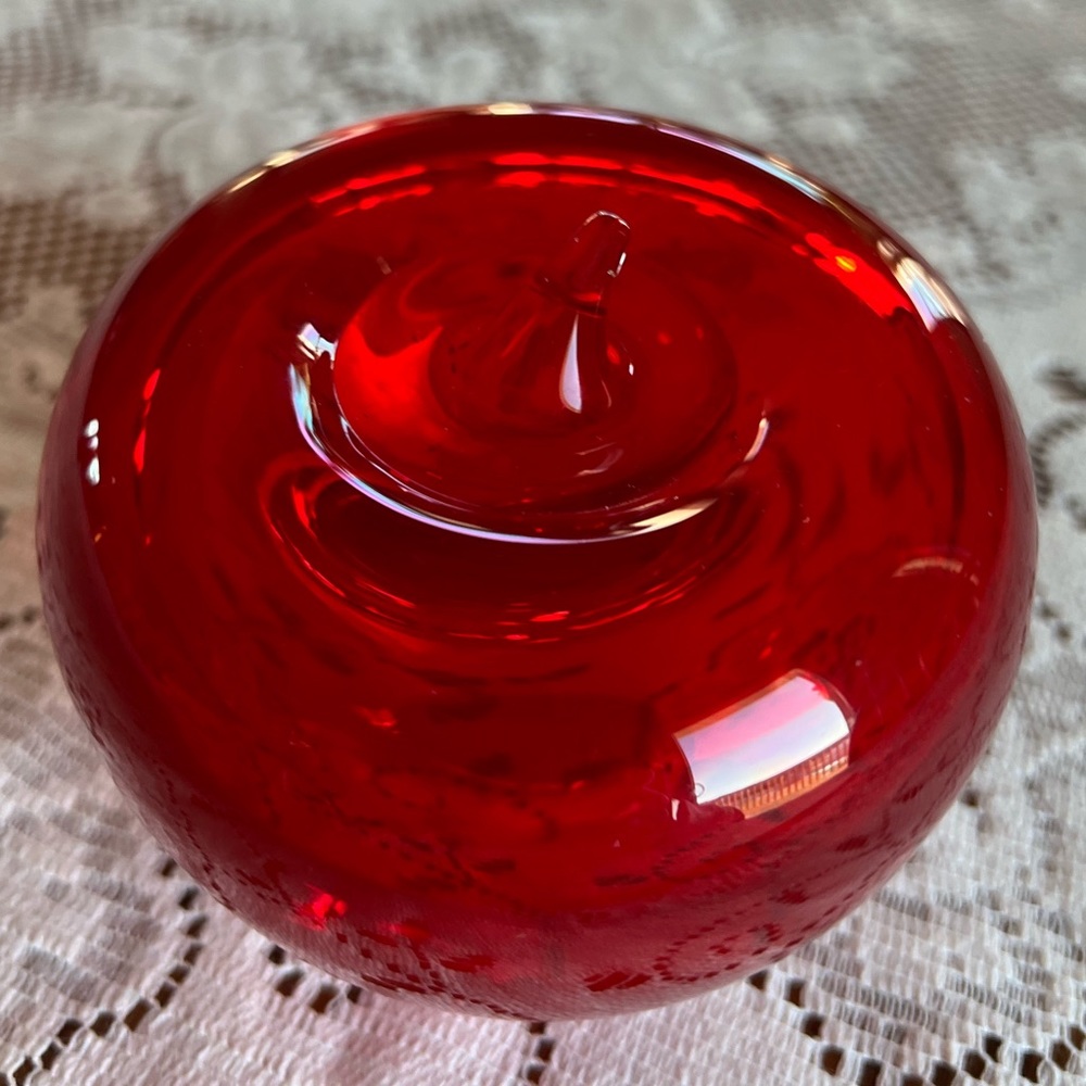VTG Blenko Candy Apple Red Paper Weight beautiful